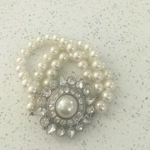 WHBM pearl and rhinestone stretch bracelet